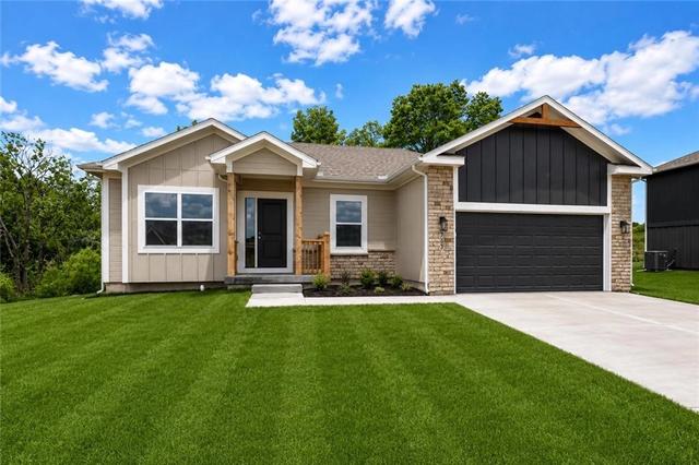 530 Lemon Mint Dr, Raymore, MO 64083