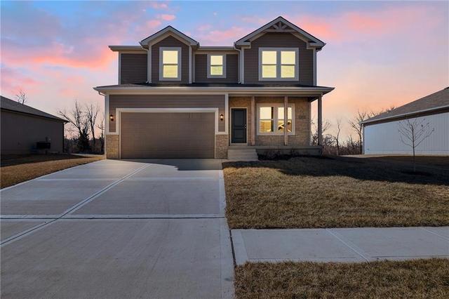 600 Lemon Mint Dr, Raymore, MO 64083