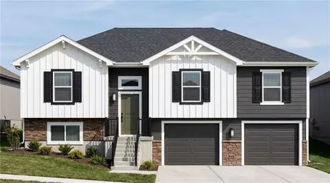 706 Red Clover Ct, Raymore, MO 64083