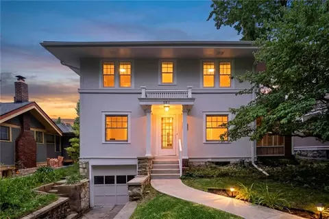 5811 Charlotte St, Kansas City, MO 64110