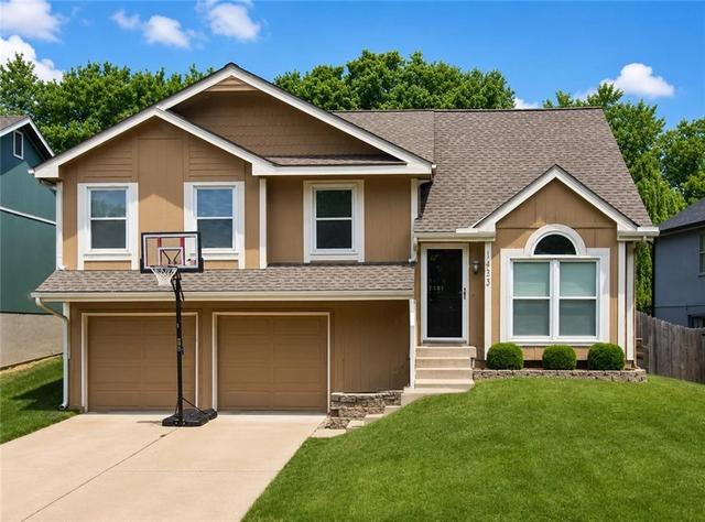 1432 NW 63rd St, Kansas City, MO 64118