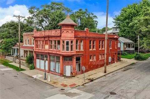 1421 Penn St, Saint Joseph, MO 64503