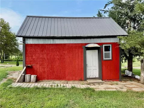 404 E 6th St, Pickering, MO 64476 photo 6