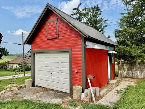 404 E 6th St, Pickering, MO 64476 photo 5