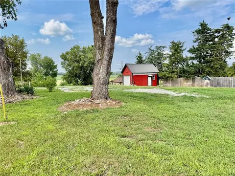 404 E 6th St, Pickering, MO 64476 photo 9