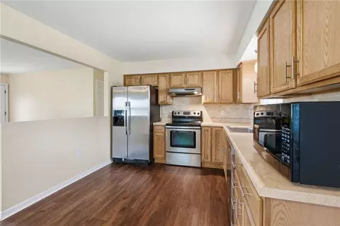 Kitchen - 6706 E 162nd St, Belton, MO 64012 photo 1 of 2