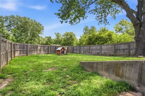 Exterior - 6706 E 162nd St, Belton, MO 64012 photo 5 of 6