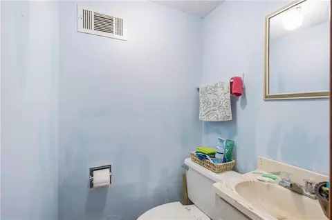 Bath - 6706 E 162nd St, Belton, MO 64012 photo 3 of 3
