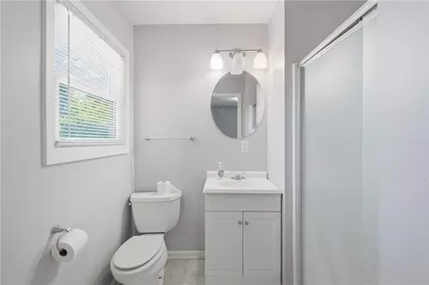 Bath - 6706 E 162nd St, Belton, MO 64012 photo 2 of 3