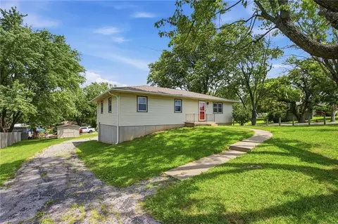Exterior - 6706 E 162nd St, Belton, MO 64012 photo 2 of 6