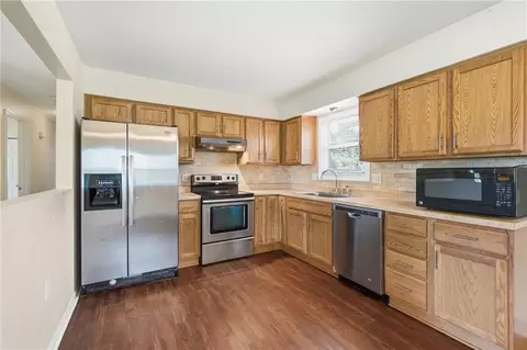 Kitchen - 6706 E 162nd St, Belton, MO 64012 photo 2 of 2