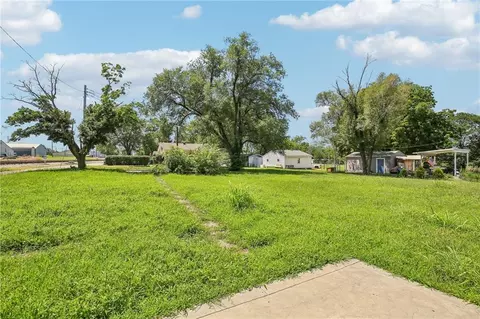 Exterior - 112 W Pine St, Drexel, MO 64742 photo 5 of 5