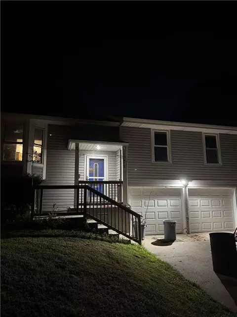 10412 N Baltimore Ave, Kansas City, MO 64155