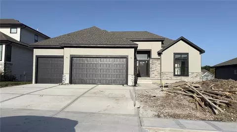 17429 Gillette St, Overland Park, KS 66221