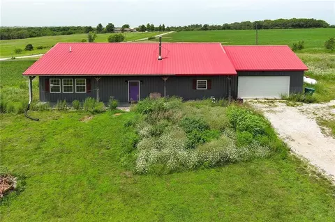 Exterior - 17487 Rogers Rd, Atchison, KS 66002 photo 3 of 4