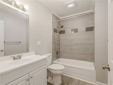 Bath - 10117 E 10th St, Independence, MO 64053 photo 1 of 1