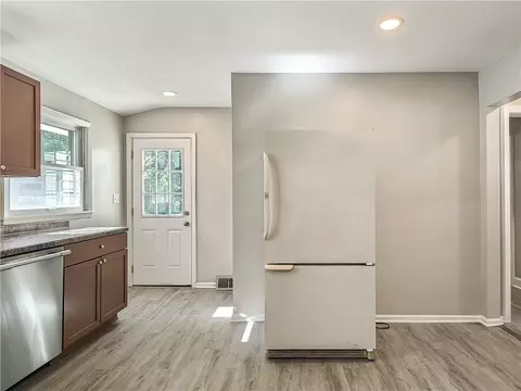 Kitchen - 10117 E 10th St, Independence, MO 64053 photo 5 of 5