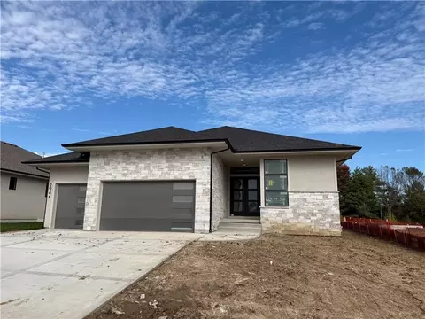 2944 W 133rd Ter, Leawood, KS 66209