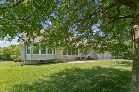 Exterior - 1005 Wesley Ave, Raymore, MO 64083 photo 8 of 12