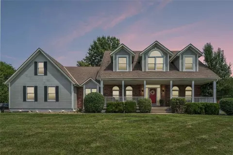 Exterior - 1005 Wesley Ave, Raymore, MO 64083 photo 4 of 12