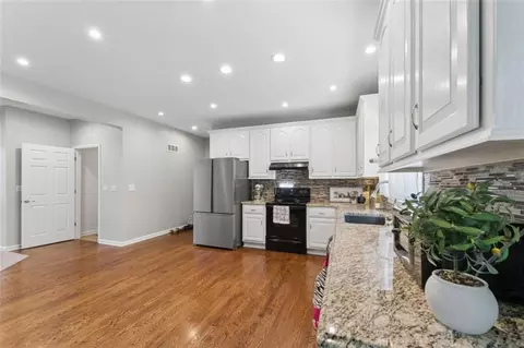 Kitchen - 1005 Wesley Ave, Raymore, MO 64083 photo 3 of 4