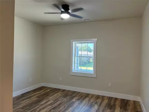 Bedroom - 203 N Birch St, Savannah, MO 64485 photo 2 of 3