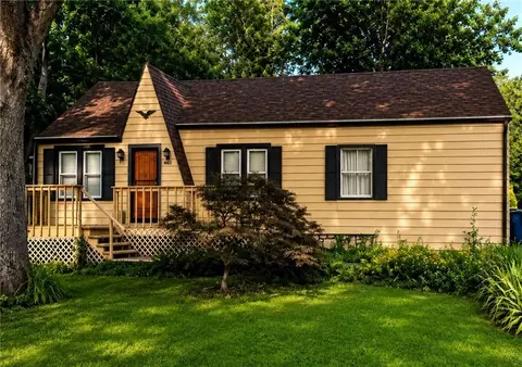 4641 N Elmwood Ave, Kansas City, MO 64117