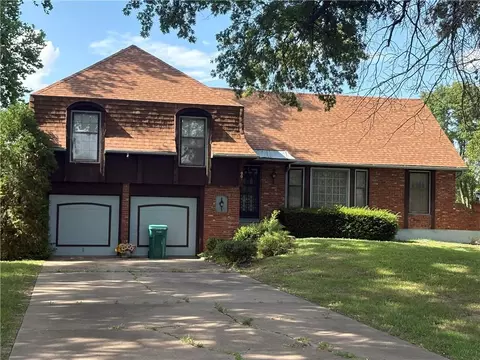 6001 W 194th St, Stilwell, KS 66085