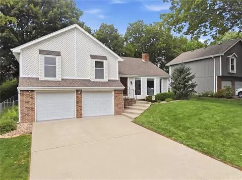 15306 W 121st Ter, Olathe, KS 66062