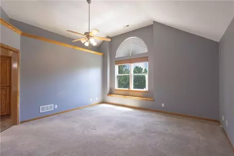 Bedroom - 722 Garnes St, Raymore, MO 64083 photo 4 of 5