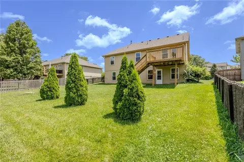 Exterior - 722 Garnes St, Raymore, MO 64083 photo 6 of 8