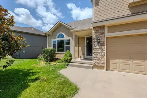 Exterior - 722 Garnes St, Raymore, MO 64083 photo 2 of 8