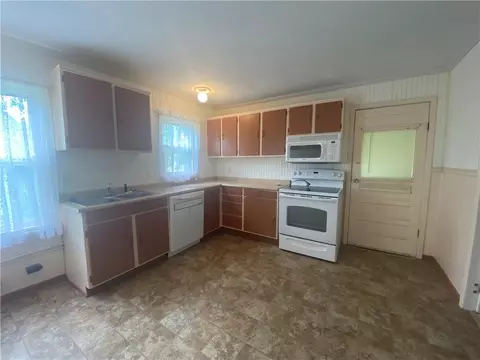 Kitchen - 15 E 6th St, Adrian, MO 64720 photo 3 of 4