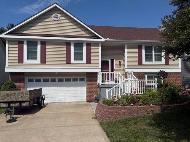 6118 Parkhill St, Shawnee, KS 66216