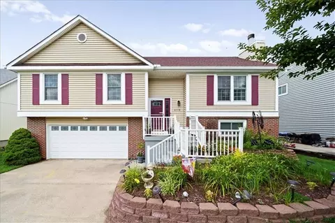 6118 Parkhill St, Shawnee, KS 66216