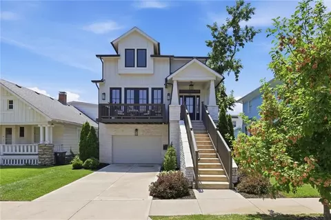 733 W 44th Ter, Kansas City, MO 64111