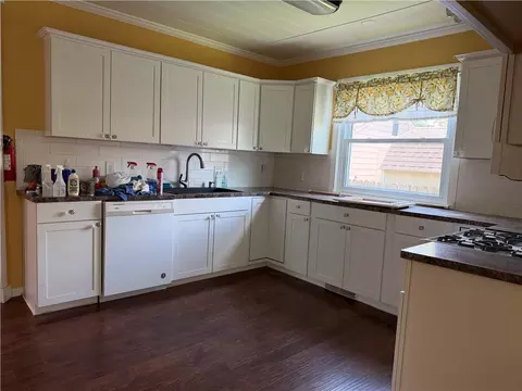 402 S Spring St, Caney, KS 67333 photo 27