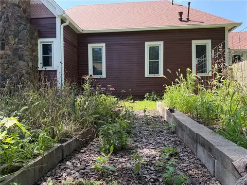 402 S Spring St, Caney, KS 67333 photo 4