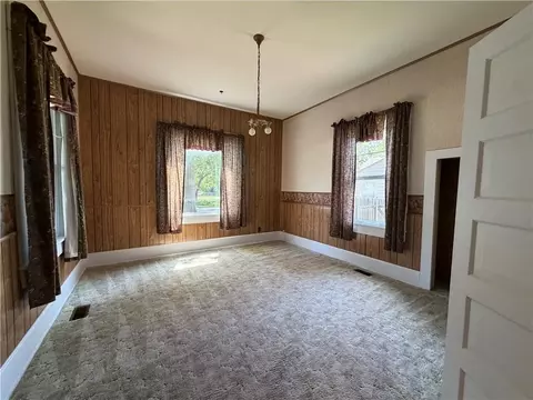 402 S Spring St, Caney, KS 67333 photo 17