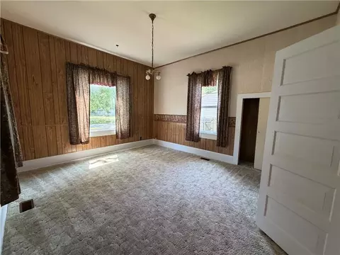 402 S Spring St, Caney, KS 67333 photo 18
