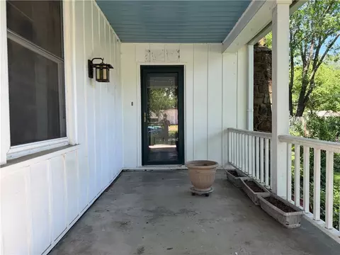 402 S Spring St, Caney, KS 67333 photo 14