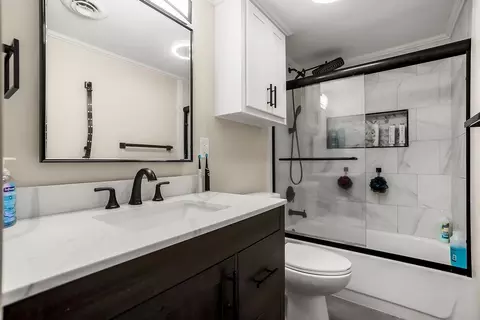 Bath - 200 E Mccarty St, Edgerton, KS 66021 photo 1 of 2