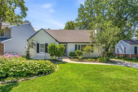 5914 Catalina St, Fairway, KS 66205