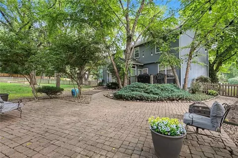 5304 Mullen Rd, Shawnee, KS 66216