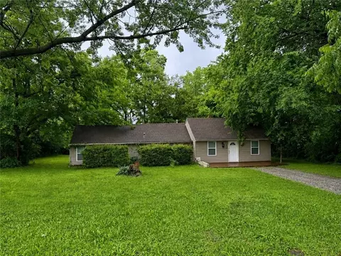 5015 NE 46th Ter, Kansas City, MO 64117