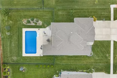 View/Area - 1109 SW Brookside Ct, Lees Summit, MO 64064 photo 6 of 6