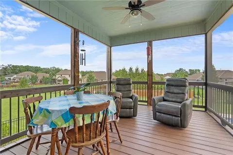 Exterior - 1109 SW Brookside Ct, Lees Summit, MO 64064 photo 3 of 13