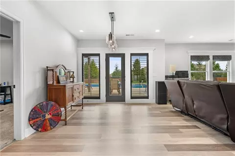 Entry Way - 1109 SW Brookside Ct, Lees Summit, MO 64064 photo 6 of 8
