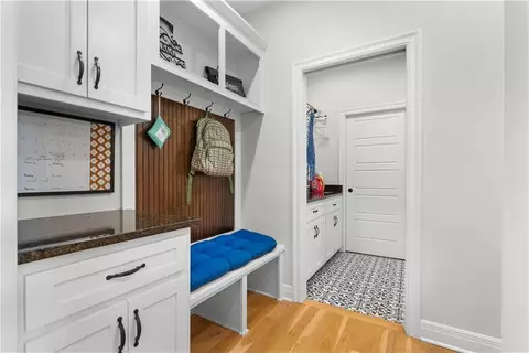 Entry Way - 1109 SW Brookside Ct, Lees Summit, MO 64064 photo 4 of 8