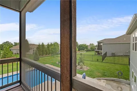 Exterior - 1109 SW Brookside Ct, Lees Summit, MO 64064 photo 5 of 13